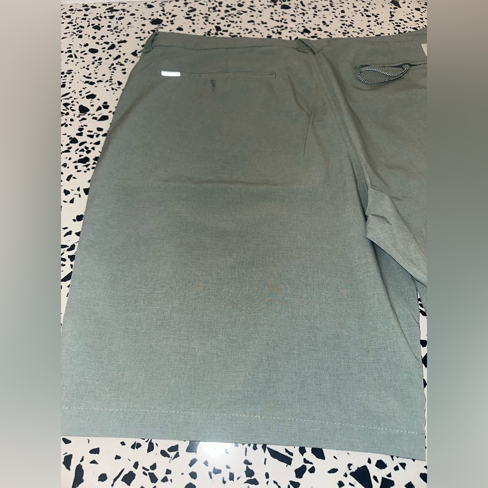 Quick Silver Amphibious green shorts size 38